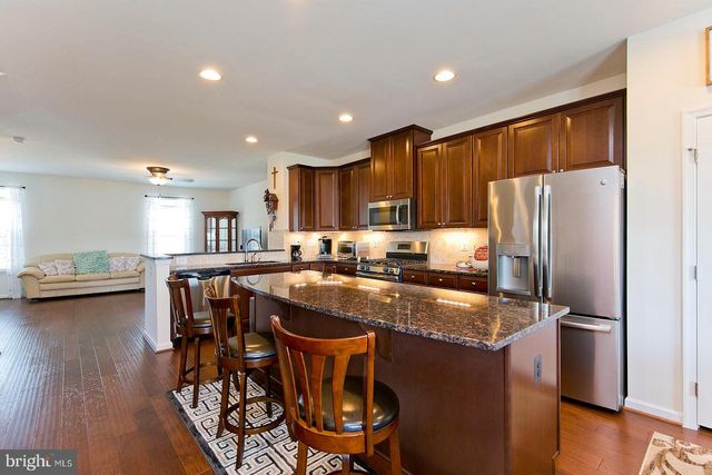 152 TROUT LILY DR, Lake Frederick, VA 22630
