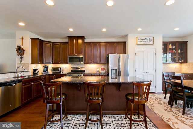 152 TROUT LILY DR, Lake Frederick, VA 22630
