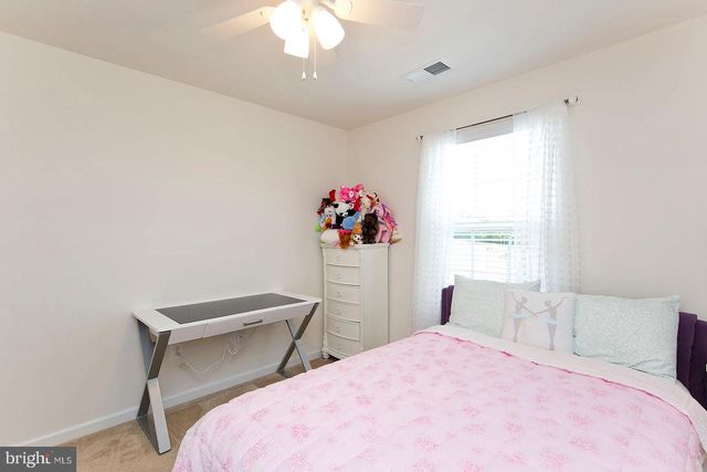 152 TROUT LILY DR, Lake Frederick, VA 22630
