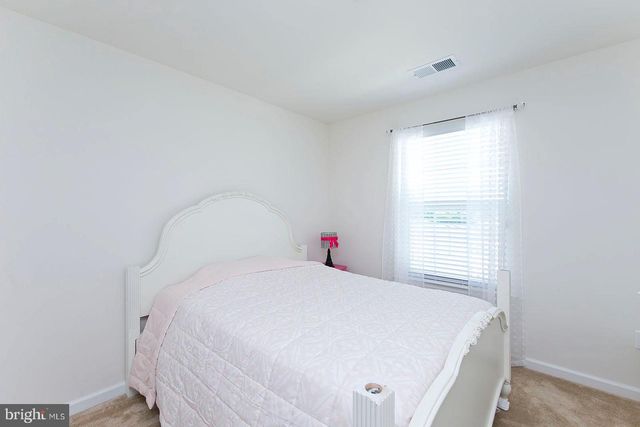 152 TROUT LILY DR, Lake Frederick, VA 22630