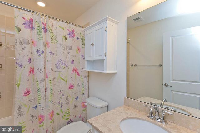 152 TROUT LILY DR, Lake Frederick, VA 22630