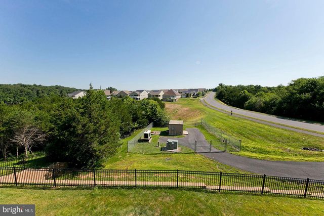 152 TROUT LILY DR, Lake Frederick, VA 22630
