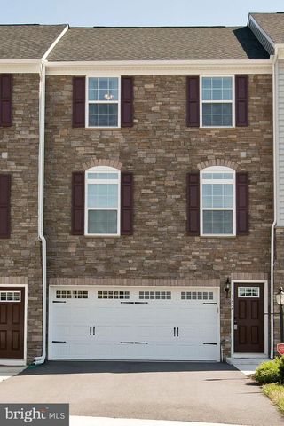 152 TROUT LILY DR, Lake Frederick, VA 22630