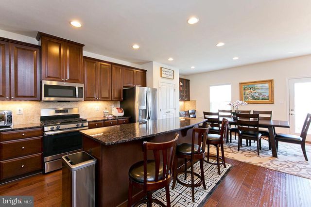152 TROUT LILY DR, Lake Frederick, VA 22630