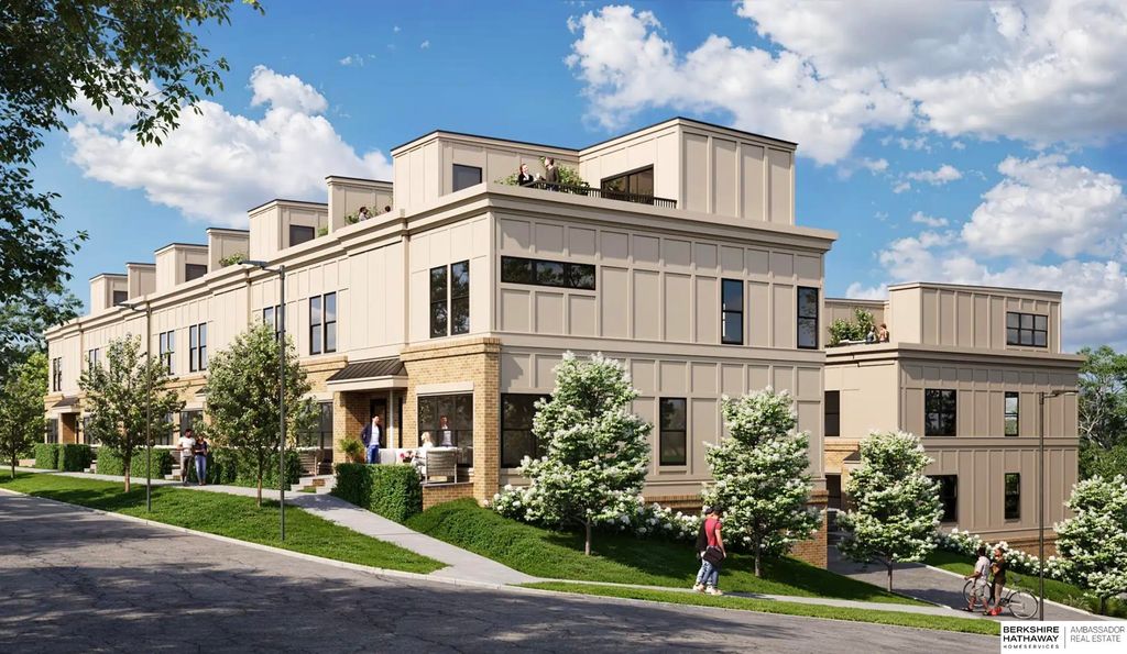 1004 S 33rd Court, Omaha, NE 68105