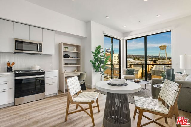10401 Washington Boulevard PH837, Culver City, CA 90232