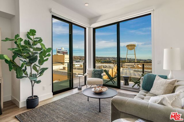10401 Washington Boulevard PH837, Culver City, CA 90232