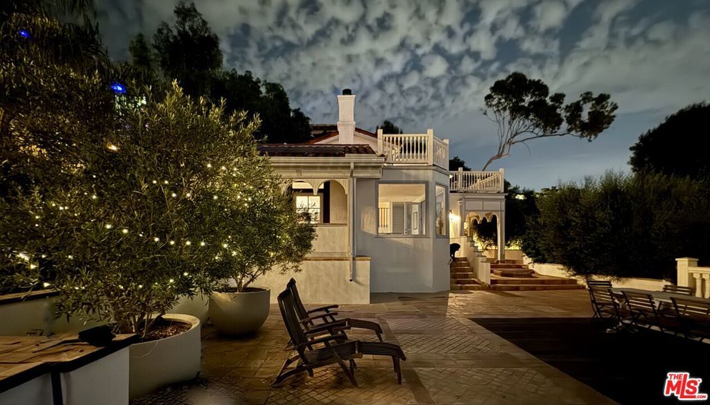 2002 Hillcrest Road, Los Angeles, CA 90068 — exterior