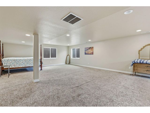 981 Antila Ave, Loveland, CO 80537