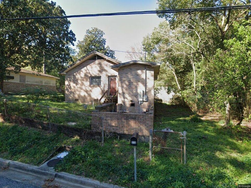 316 1st Street, Chickasaw, AL 36611