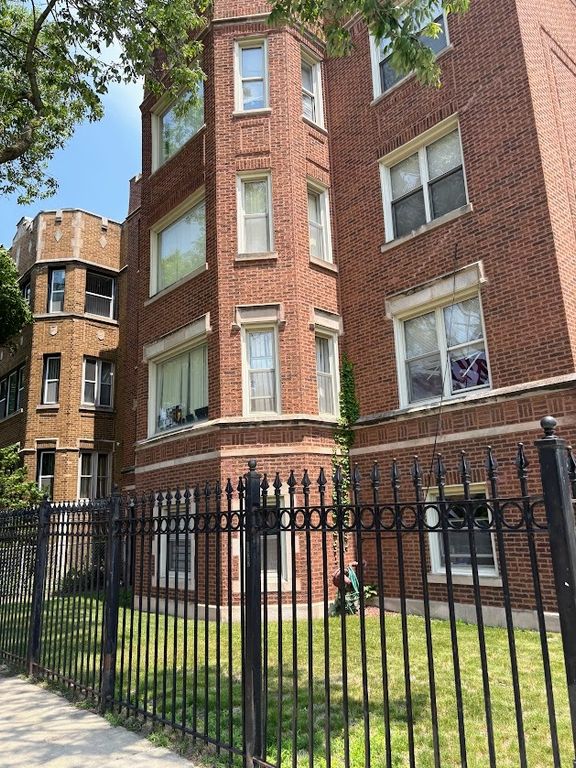 7655 S Yates Boulevard 2410-2, Chicago, IL 60649