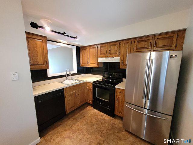 55 Mill Plain Road 34-3, Danbury, CT 06811