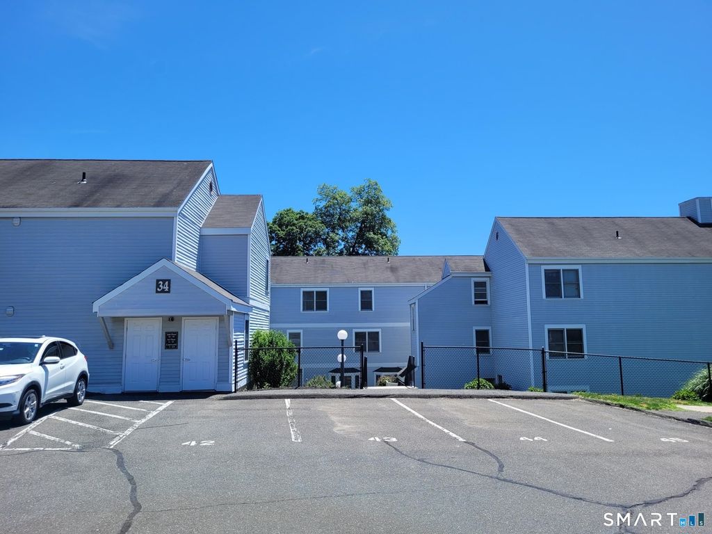 55 Mill Plain Road 34-3, Danbury, CT 06811