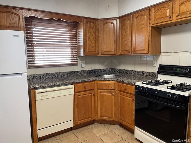 1115 Agnes Court, Valley Stream, NY 11580