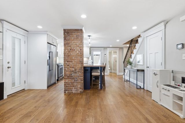 19 Linden St, Boston, MA 02127