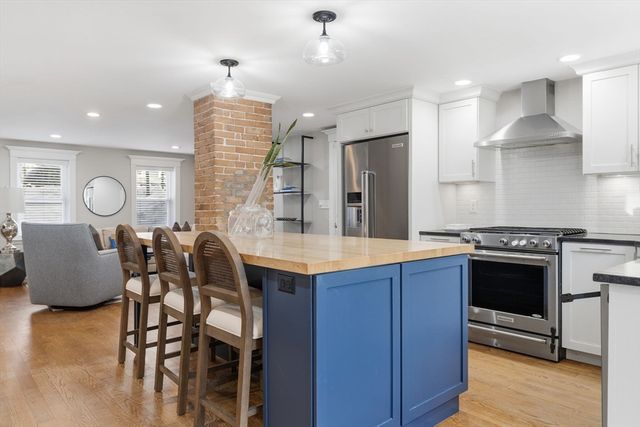 19 Linden St, Boston, MA 02127