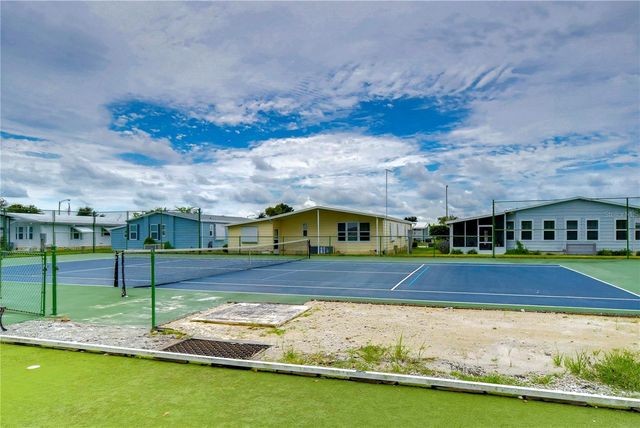 35203 MAKENZIE STREET, Zephyrhills, FL 33541