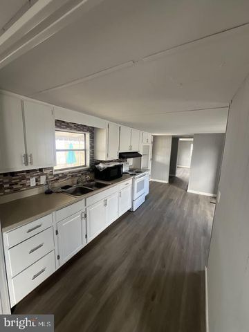 355 WALDORF DR, York, PA 17404