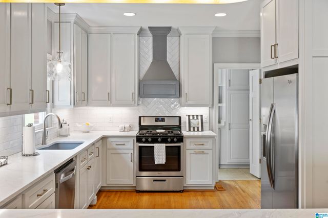 6721 CLEAR CREEK CIRCLE, Trussville, AL 35173