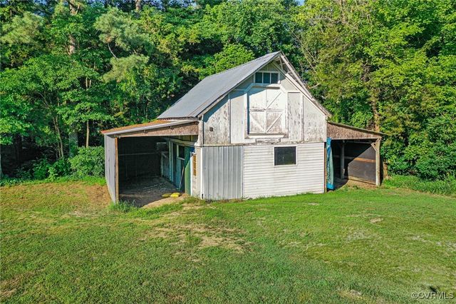 5994 Canterbury Rd, Walkerton, VA 23177