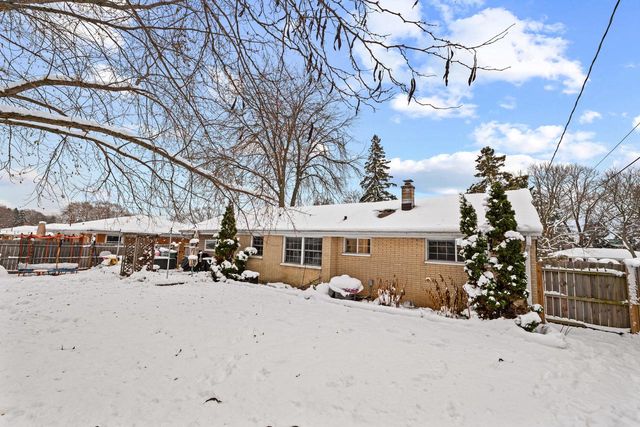 5860 W Ester PLACE, Brown Deer, WI 53223