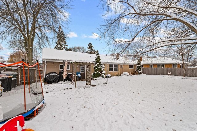 5860 W Ester PLACE, Brown Deer, WI 53223