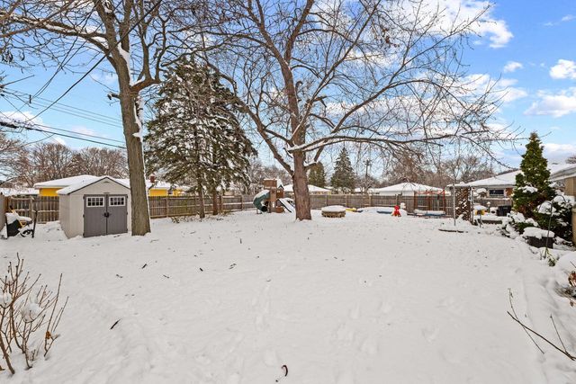 5860 W Ester PLACE, Brown Deer, WI 53223