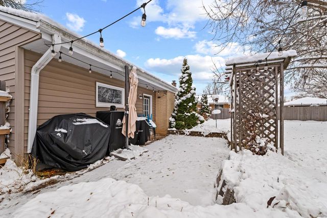 5860 W Ester PLACE, Brown Deer, WI 53223