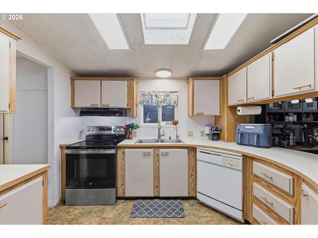 13620 Sw BEEF BEND Rd 146, Portland, OR 97224