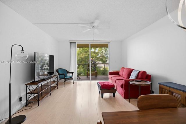 6870 Royal Palm Blvd 209M, Margate, FL 33063