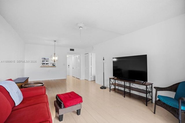 6870 Royal Palm Blvd 209M, Margate, FL 33063