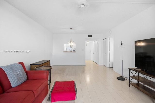 6870 Royal Palm Blvd 209M, Margate, FL 33063