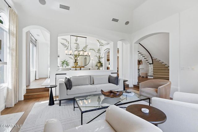 3886 Cresthaven Drive, Westlake Village, CA 91362