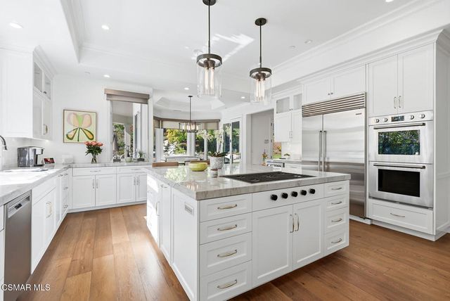 3886 Cresthaven Drive, Westlake Village, CA 91362