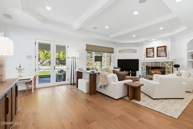 3886 Cresthaven Drive, Westlake Village, CA 91362