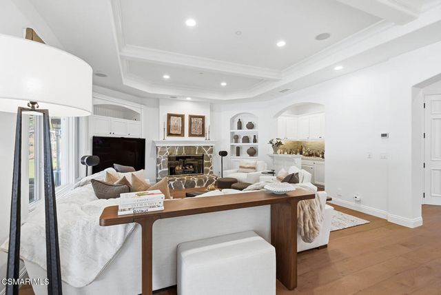 3886 Cresthaven Drive, Westlake Village, CA 91362