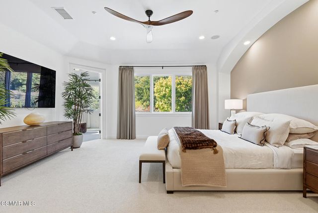 3886 Cresthaven Drive, Westlake Village, CA 91362