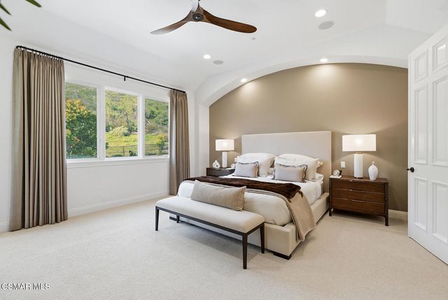 3886 Cresthaven Drive, Westlake Village, CA 91362