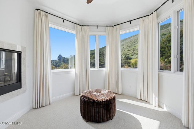 3886 Cresthaven Drive, Westlake Village, CA 91362