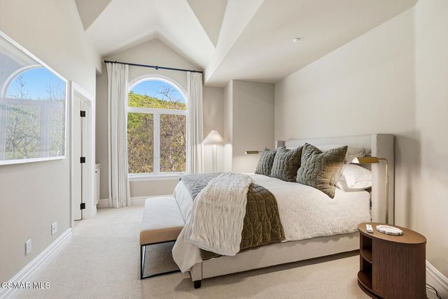 3886 Cresthaven Drive, Westlake Village, CA 91362