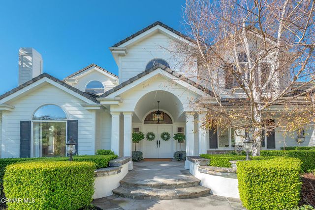 3886 Cresthaven Drive, Westlake Village, CA 91362