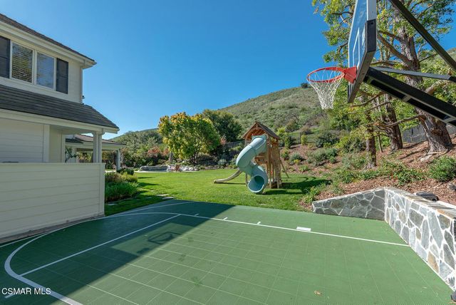 3886 Cresthaven Drive, Westlake Village, CA 91362