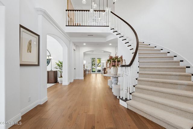 3886 Cresthaven Drive, Westlake Village, CA 91362