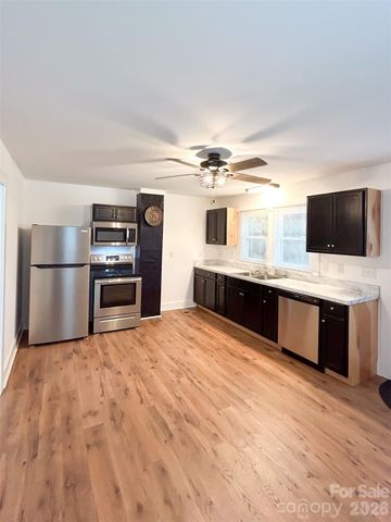 661 Central Street, Hudson, NC 28638
