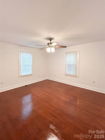 661 Central Street, Hudson, NC 28638