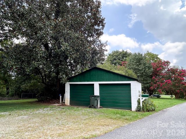 661 Central Street, Hudson, NC 28638