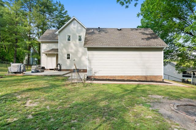 100 Elliott Ct, Columbia, TN 38401