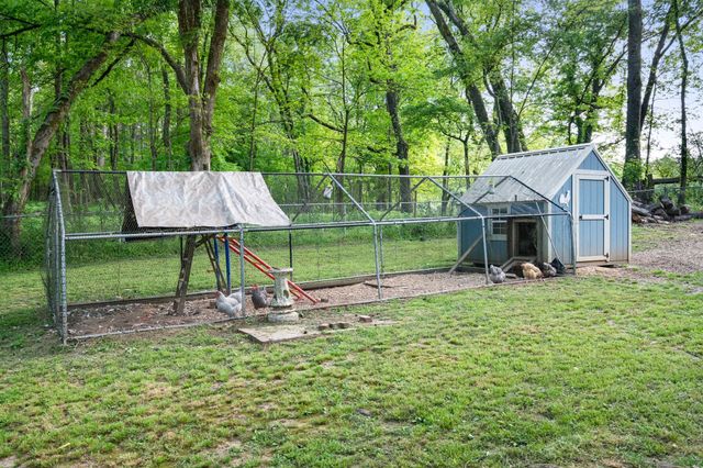 100 Elliott Ct, Columbia, TN 38401