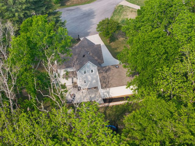 100 Elliott Ct, Columbia, TN 38401