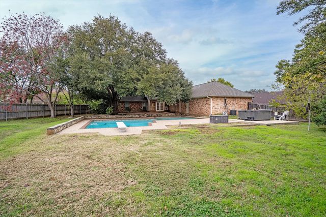 852 Windsong Court, Bedford, TX 76021